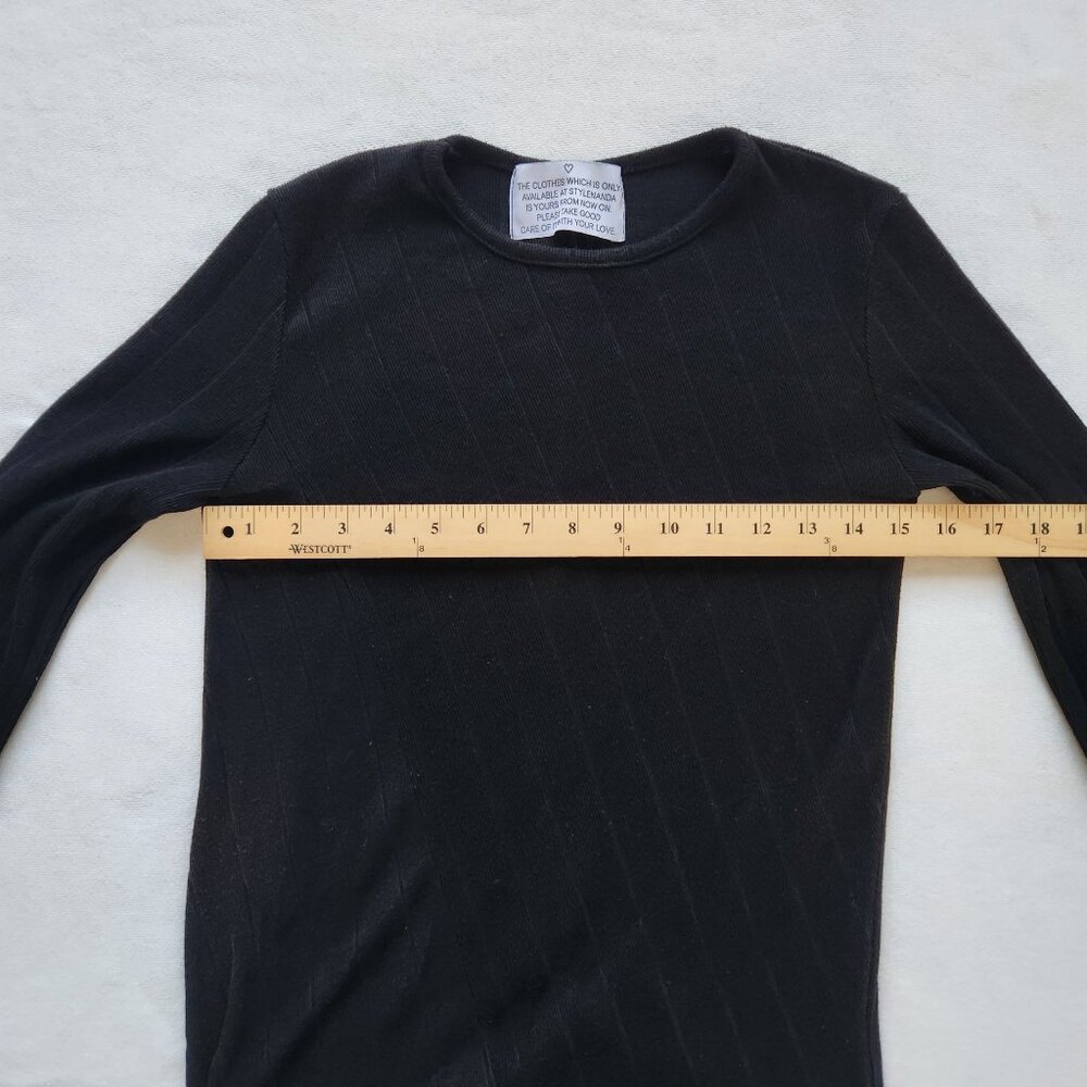 Stylenanda  Black Ribbed Long Sleeve Top Soft Comfy Cozy Korean Layer Minimalist - Picture 9 of 9